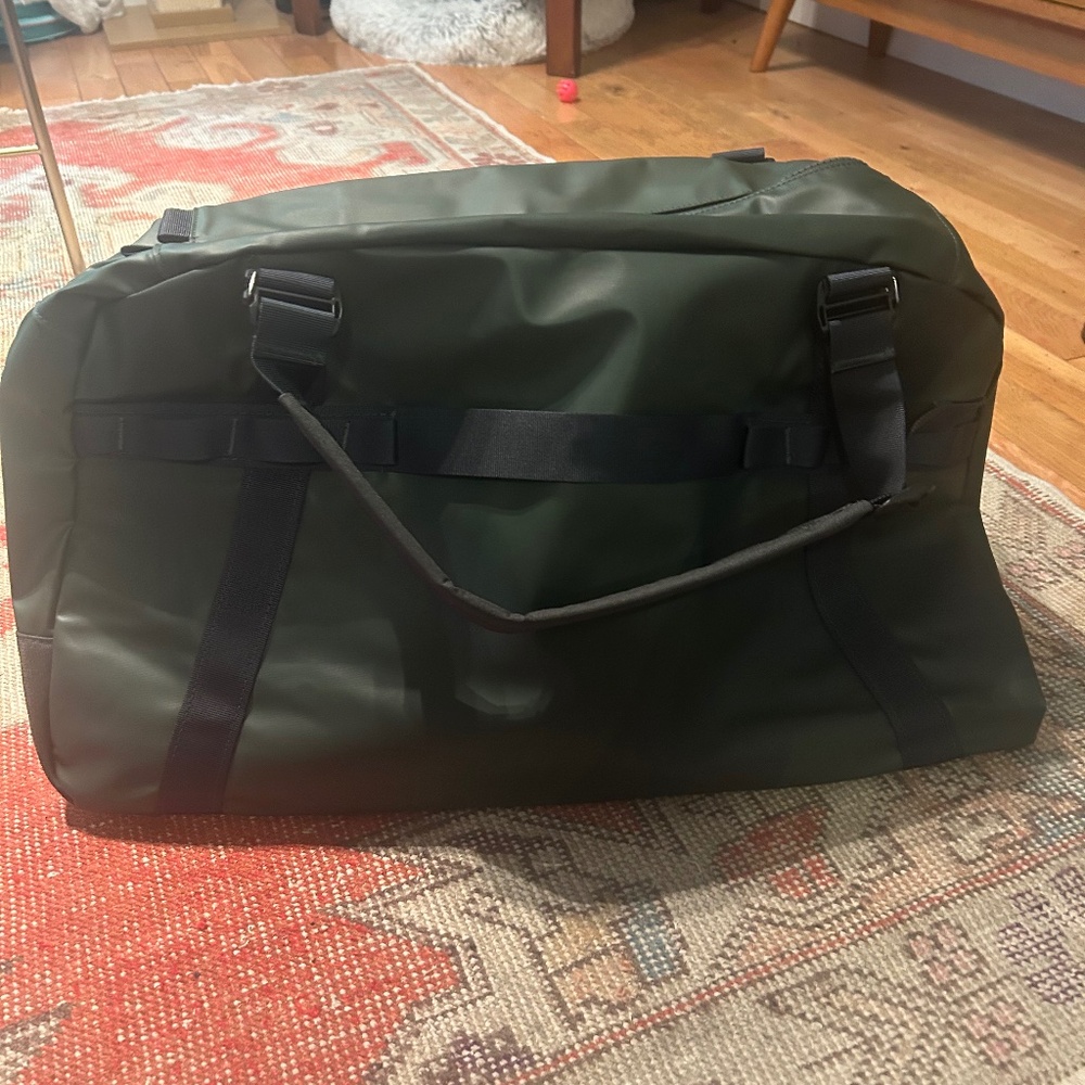 Brand new Away active duffle